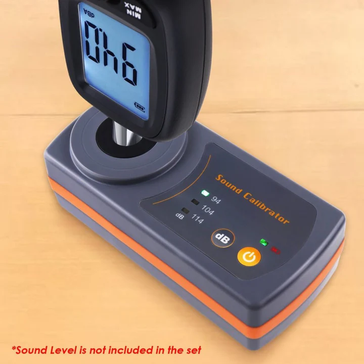 8930B Compact Sound Level Calibrator 114dB / 94dB / 104dB Calibration Level For