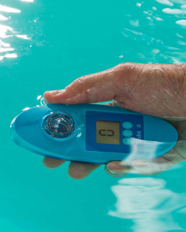 Scuba3s  Smart pool control with the  electronic pool tester